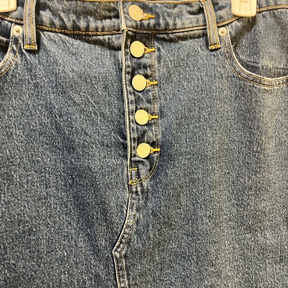 Banana Republic Skirt Women size 10 Denim Washwell Button Fly Front Slit - Picture 5 of 6